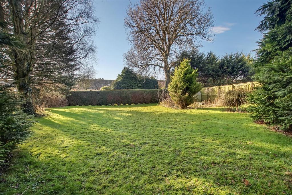 Mill Hill Close, Brompton, Northallerton 3 bed detached bungalow £325,000