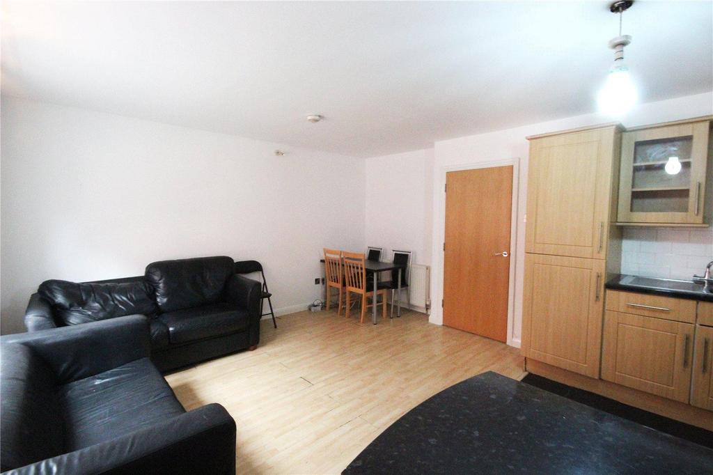 Wellington Street, Leicester 3 bed apartment £1,100 pcm (£254 pw)