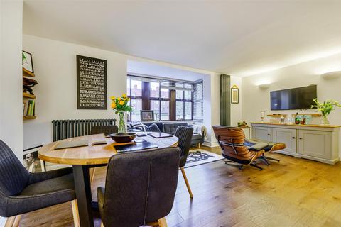 2 Bear Yard Mews, Bristol, BS8 4SD