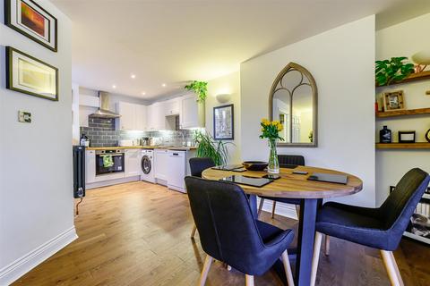 2 Bear Yard Mews, Bristol, BS8 4SD
