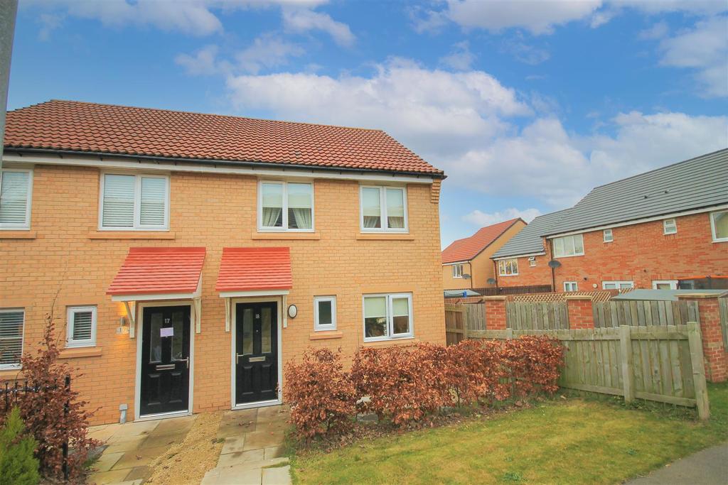 Kirkfields, Sherburn Hill, Durham 3 bed semidetached house £140,000