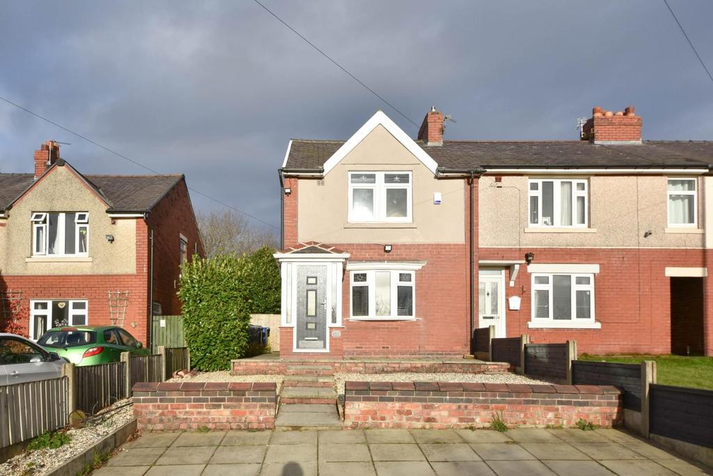 Almond Brook Road, Standish, Wigan, WN6 0ST 3 bed semidetached house