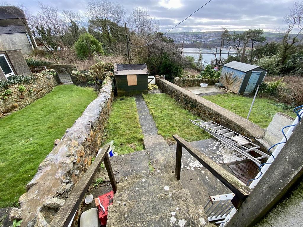 6 Harbour Village, Goodwick 2 bed terraced house £125,000