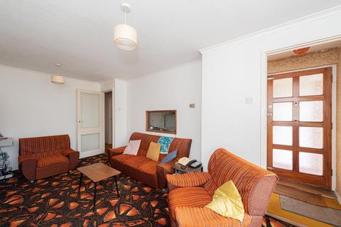 18 Headley Grove, Tadworth, KT20 5JF