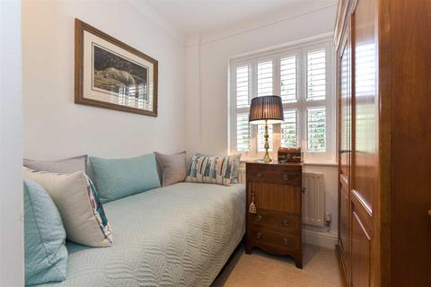 1 Redcote Place, Dorking, RH4 1PE