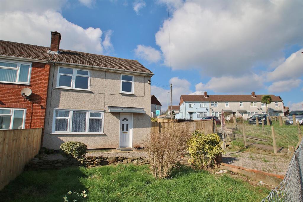 Purton Place, Lydney 3 bed semidetached house £140,000