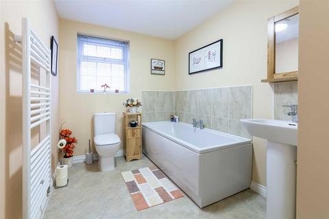 22 Ash Grove, Market Weighton, York, YO43 3DY