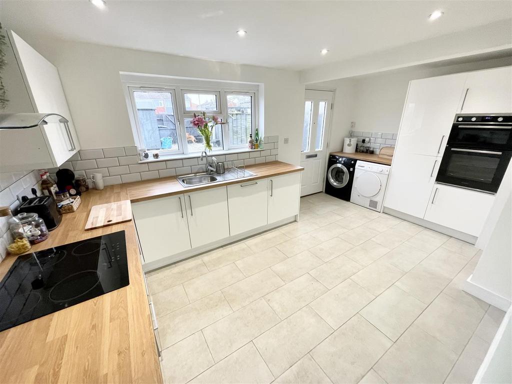 Russet Close, Tuffley, Gloucester 3 bed terraced house £225,000