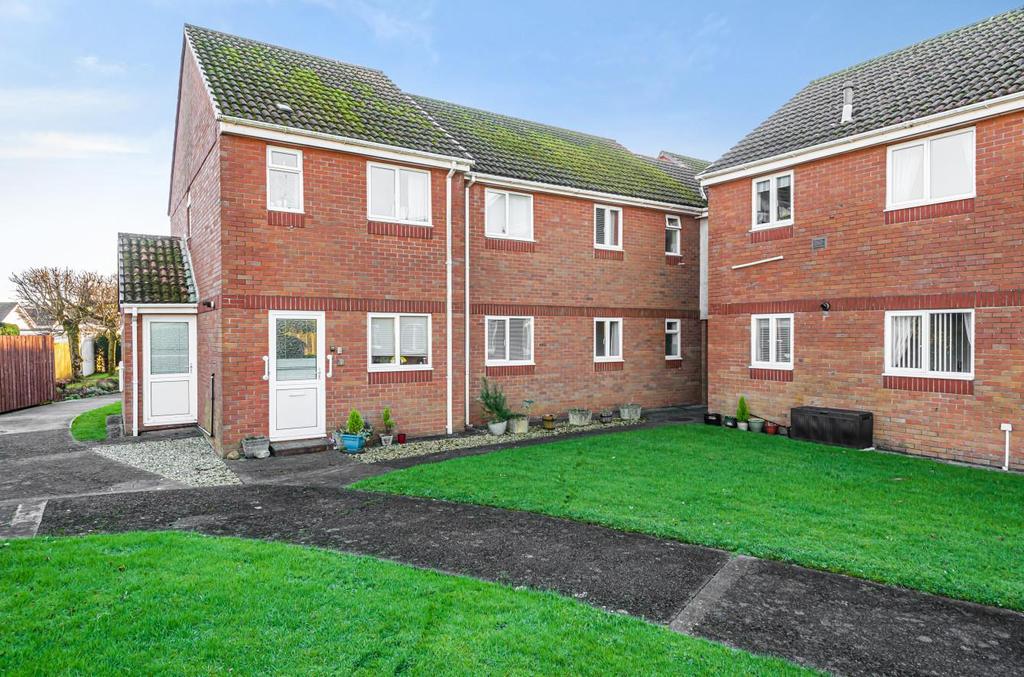 Tudor Court, Murton, Swansea 2 bed retirement property £100,000