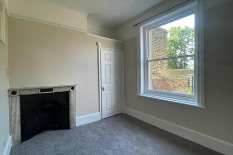 1 bedroom flat to rent, Milton Road, Gravesend