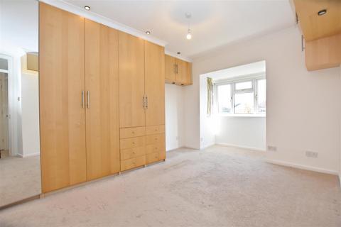 69 Berkeley Close, Abbots Langley, WD5 0XD