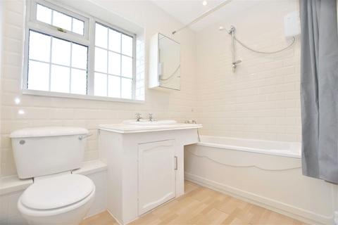 69 Berkeley Close, Abbots Langley, WD5 0XD