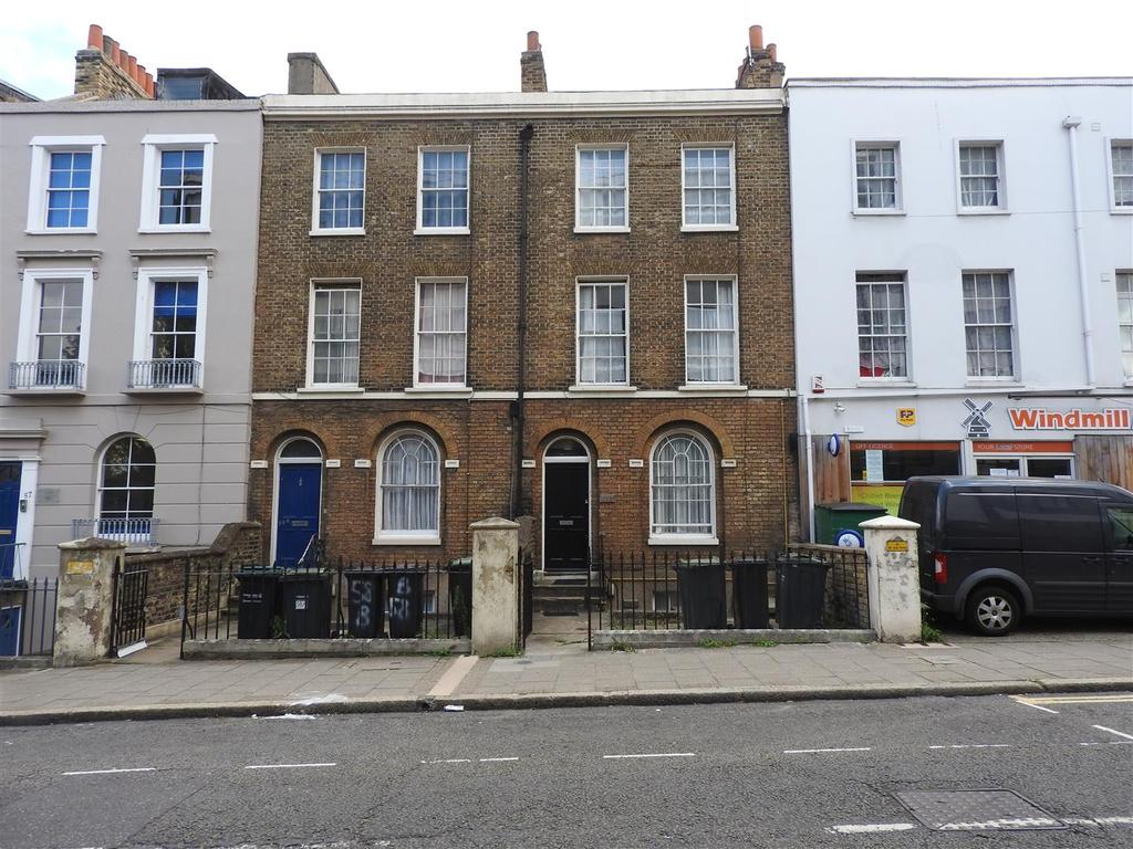Windmill street, Gravesend, Kent 2 bed flat £900 pcm (£208 pw)