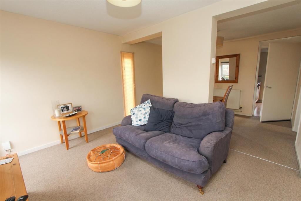 Old Vicarage Green, Keynsham, Bristol 2 bed apartment £210,000