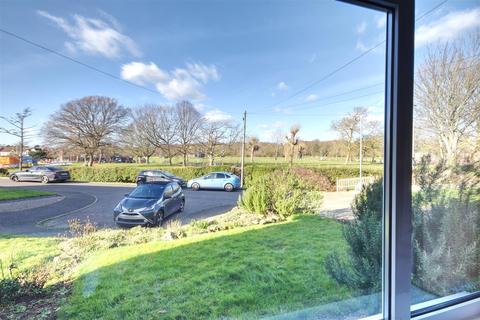 3 Piltdown Close, Bexhill-on-sea, TN39 3XA