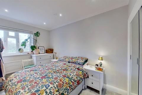 141 Strathdon Drive, London, SW17 0PS