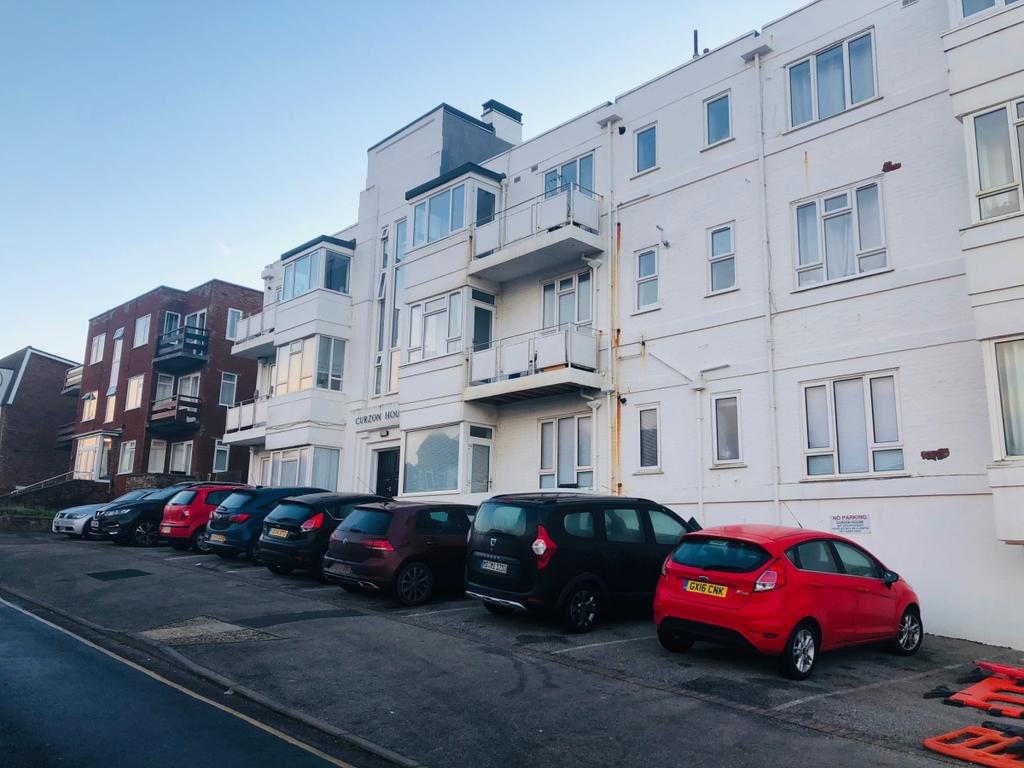 Chichester Drive East Saltdean BN2 1 bed apartment £895 pcm (£207 pw)