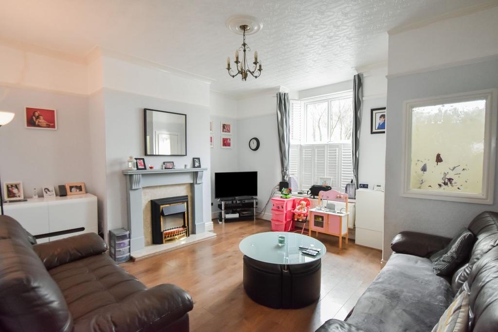 Stand Lane, Radcliffe, M26 3 bed terraced house £170,000