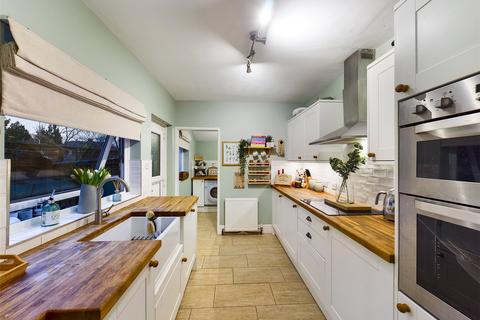 30 Rosebery Avenue, Gloucester, GL1 5EJ