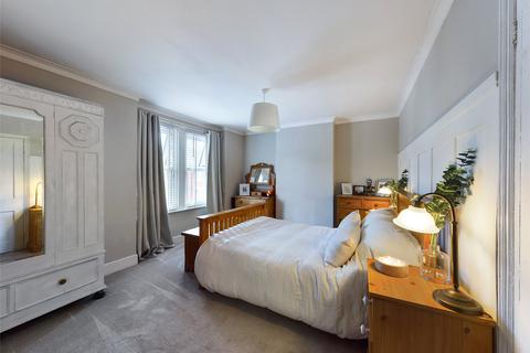 30 Rosebery Avenue, Gloucester, GL1 5EJ