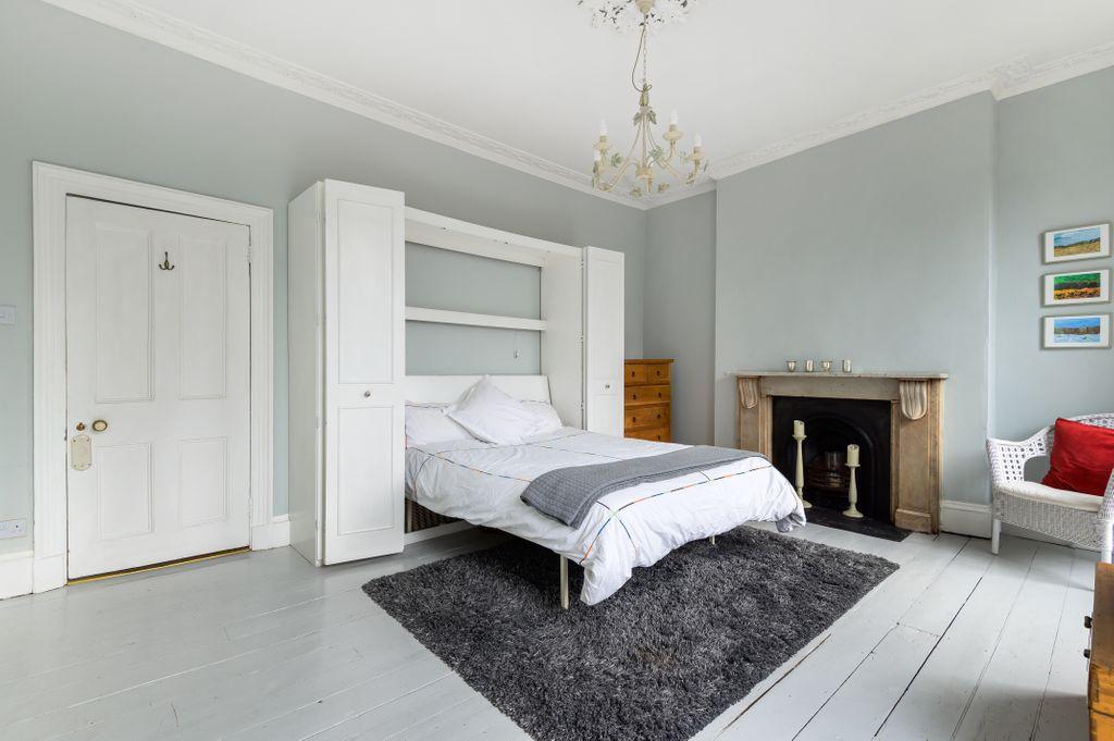Bedroom 1 (Double)