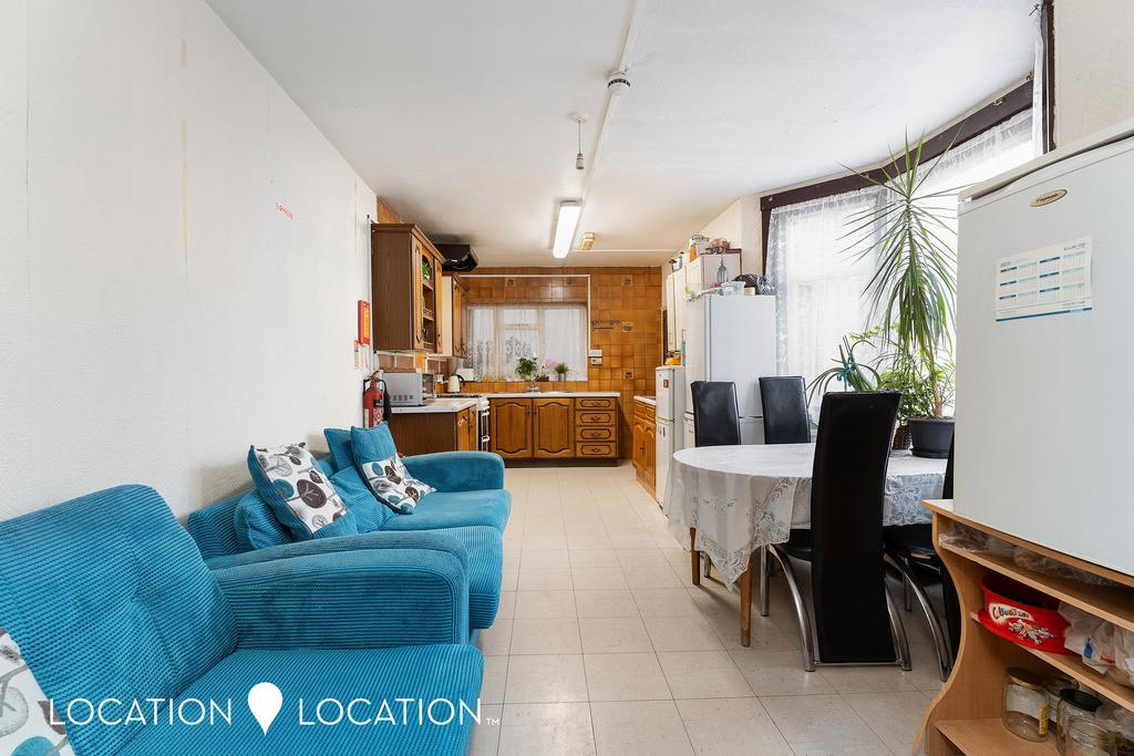Lakefield Road, N22 4 bed terraced house £800,000
