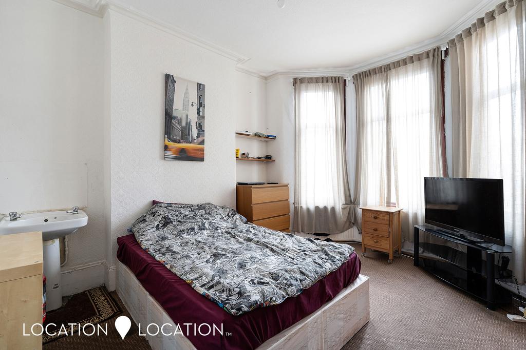 Lakefield Road, N22 4 bed terraced house £800,000