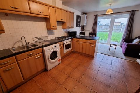 4 bedroom end of terrace house to rent, Lauderdale Crescent, M13 9DP