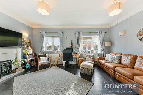 60 Lower Green Gardens, Worcester Park, KT4 7NX