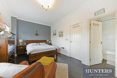 60 Lower Green Gardens, Worcester Park, KT4 7NX