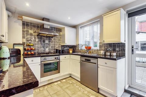 7 Beech Road, Weybridge, KT13 9QF