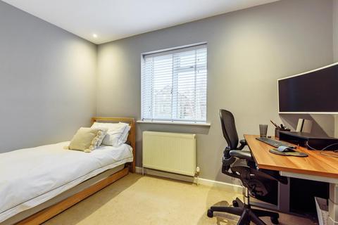 7 Beech Road, Weybridge, KT13 9QF