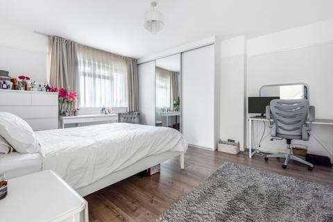 449 Westhorne Avenue, London, SE9 5LR