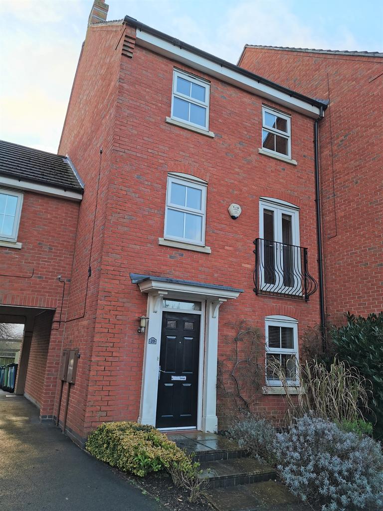 Horton Drive, Stafford ST16 3 bed townhouse £850 pcm (£196 pw)