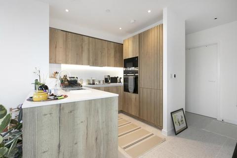 1 bedroom apartment to rent, Jacquard Point, London E1