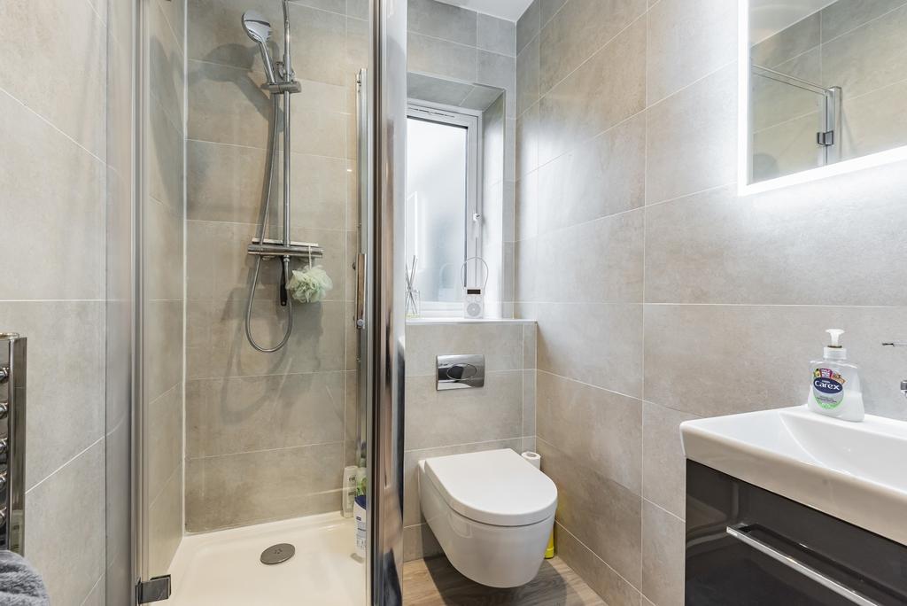 Ensuite shower