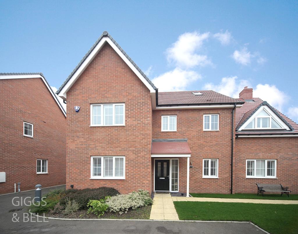 Ryder Way, Flitwick, Bedford... 5 bed detached house £735,000