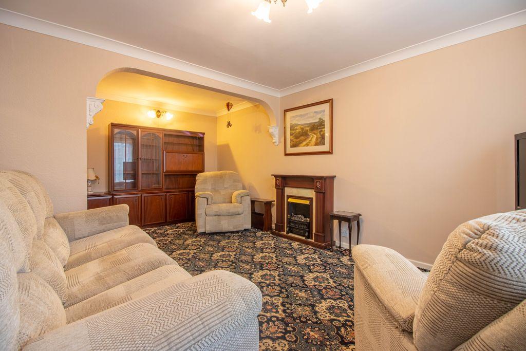 Pasture Road, Stapleford NG9 8GL 3 bed detached house £260,000