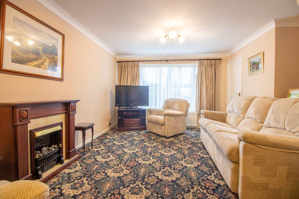 Pasture Road, Stapleford NG9 8GL 3 bed detached house £260,000