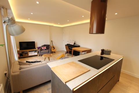 301, Athenaeum Apartments Argent Street, Grays, RM17 6FY