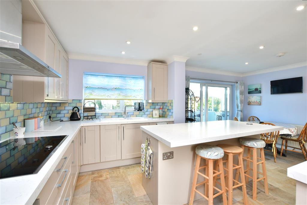 Kitchen/ Dining Room