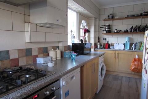8 Crossgate Avenue, Manchester, M22 8AW