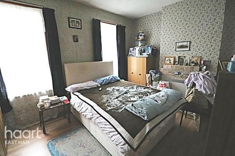 18 Walpole Road, London, E6 1AR