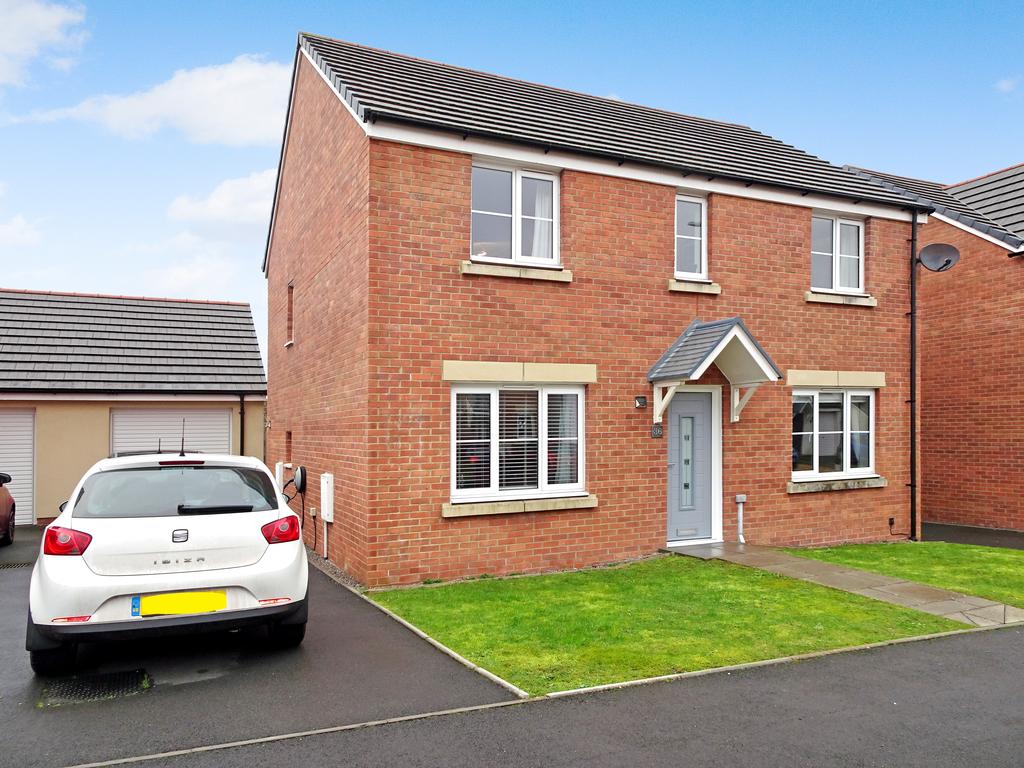 CILGANT Y LEIN, PYLE, CF33 4AJ 4 bed detached house £275,000