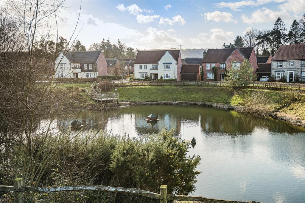 John Ireland Way, Washington, RH20 5 bed detached house £800,000