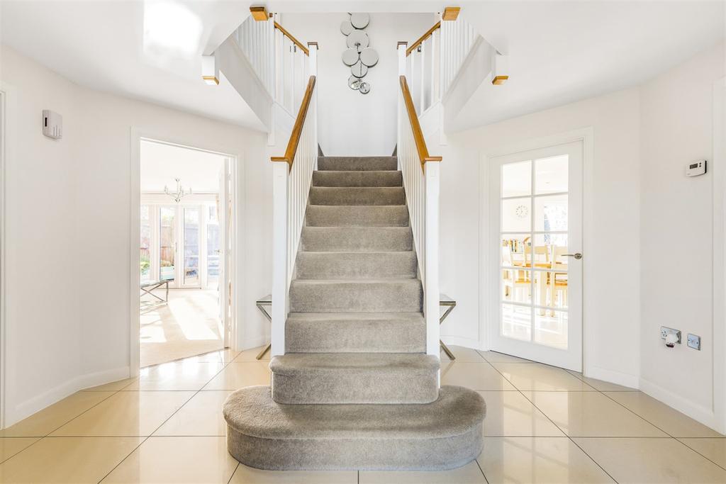 John Ireland Way, Washington, RH20 5 bed detached house £800,000