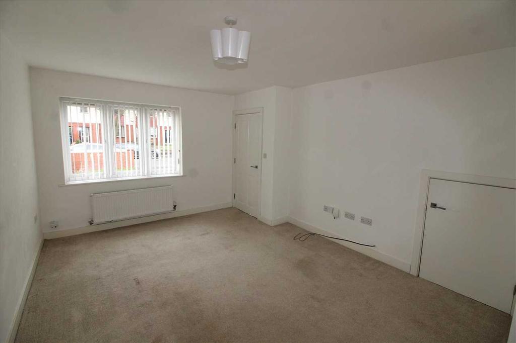 Melling Road, Aintree 4 bed semidetached house £900 pcm (£208 pw)