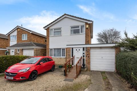 15 Foxcroft Drive, Carterton, OX18 3HT
