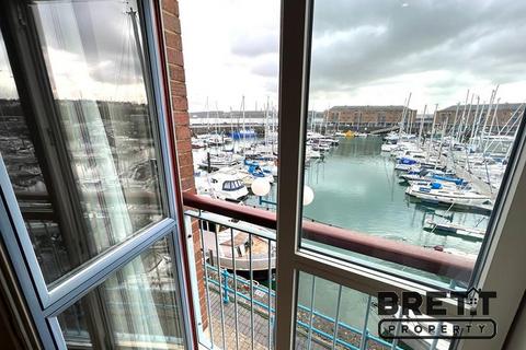 1 bedroom flat to rent, 11 Sovereign House, Nelson Quay, Milford Haven, Pembrokeshire. SA73 3AJ