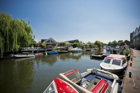 Flat 5, Taggs House, 42 Summer Road, Thames Ditton, KT7 0QQ